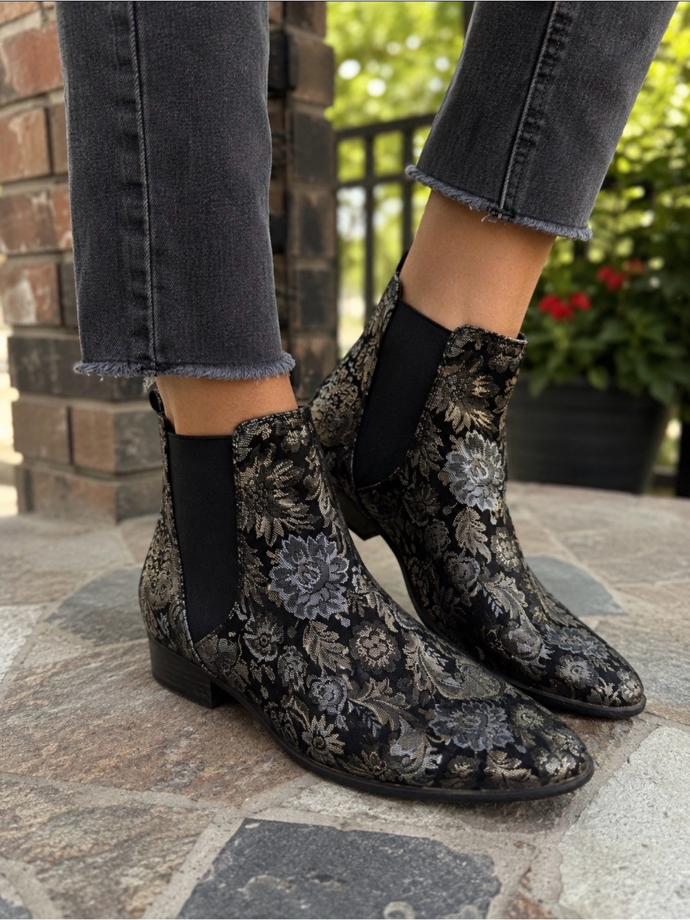 Aldo size 8.5Floral Brocade Black Chelsea Ankle Boots